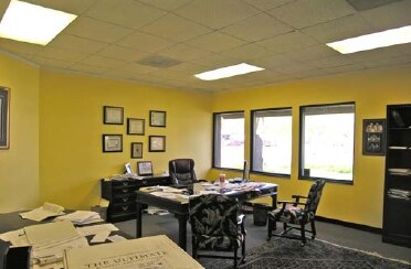 More Photos Of 404 S Reynolds Rd, Toledo Office Residential For Lease