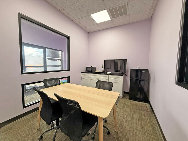 More Photos Of 75 E Jefryn Blvd, Deer Park Warehouse For Sale