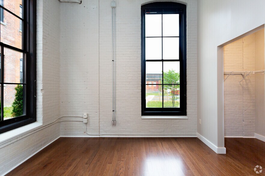 More Photos Of 811-827 Court St, Utica Apartments For Lease