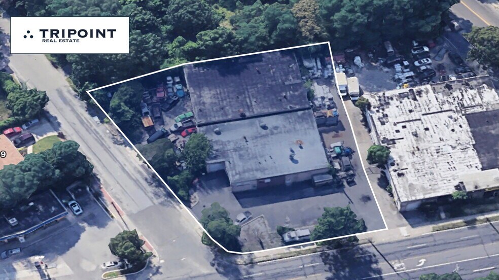 Primary Photo Of 1359-1365 Straight Path, Wyandanch Warehouse For Lease