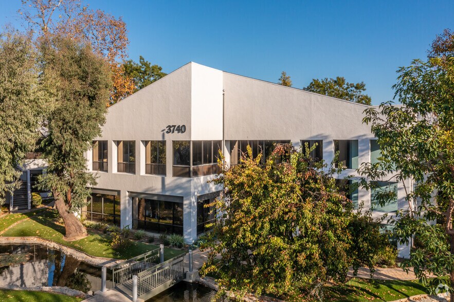 Primary Photo Of 3740 S Susan St, Santa Ana Office For Lease