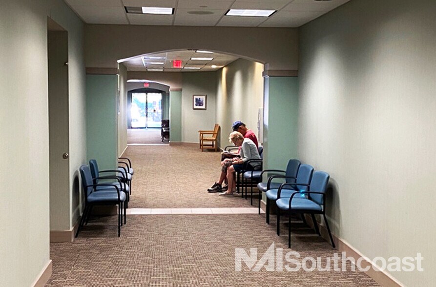 More Photos Of 3498 NW Federal Hwy, Jensen Beach Medical For Lease