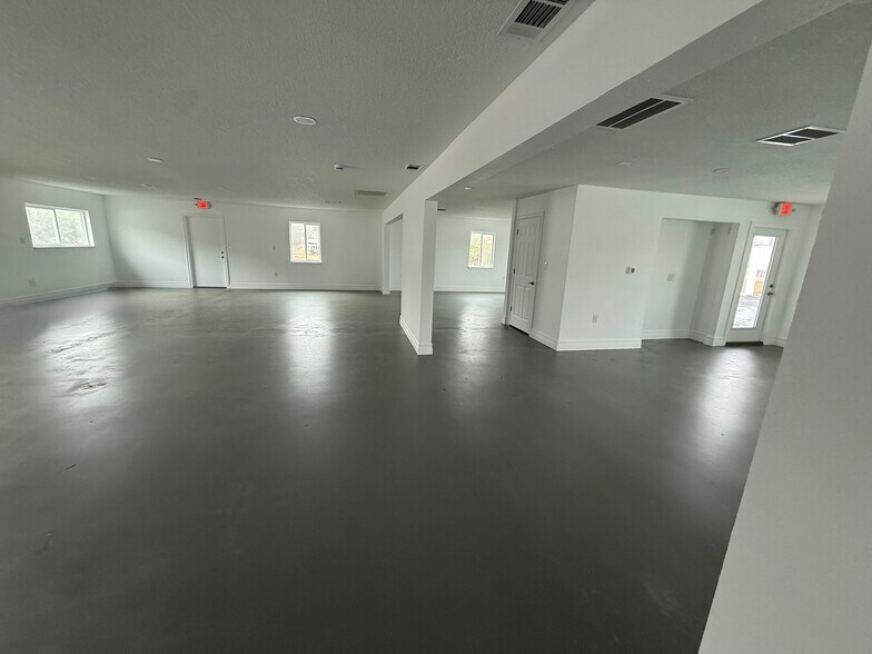 More Photos Of 4000-4006 Shoal Line Blvd, Hernando Beach Office For Sale