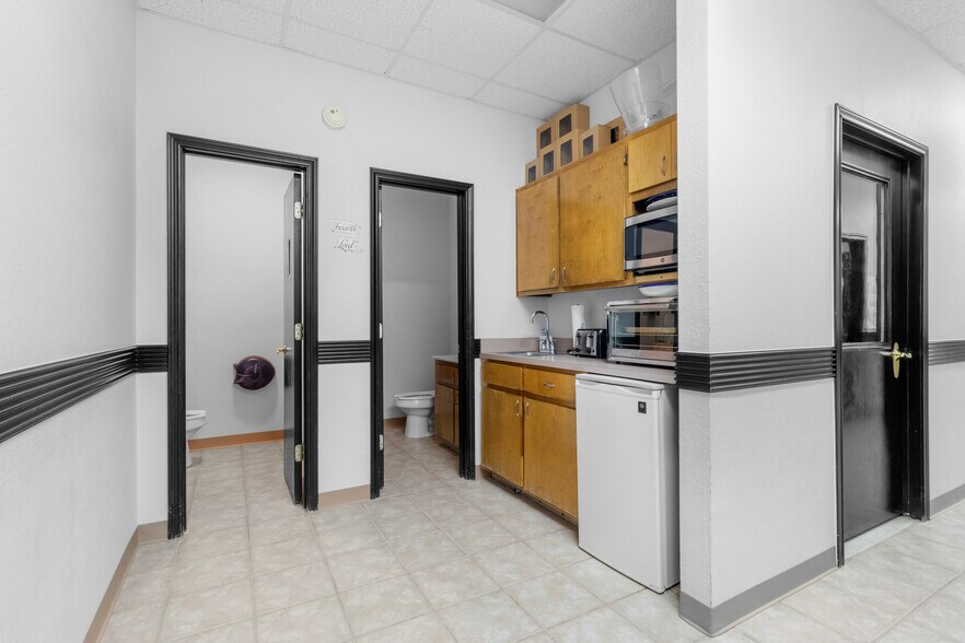 More Photos Of 2032 Orchid Ave, McAllen Office Residential For Sale