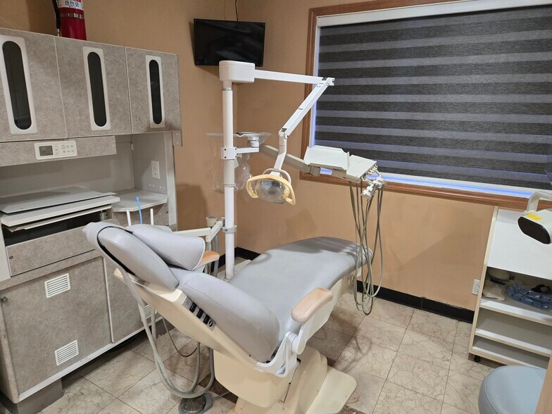 More Photos Of 335 W Arrow Hwy, Glendora Medical For Lease