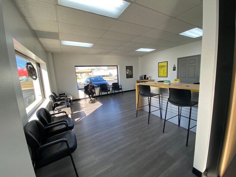 More Photos Of 686 Grayson Hwy, Lawrenceville Auto Repair For Lease
