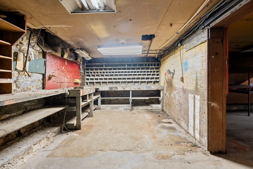 More Photos Of 408 Dousman St, Green Bay Storefront Retail Residential For Sale