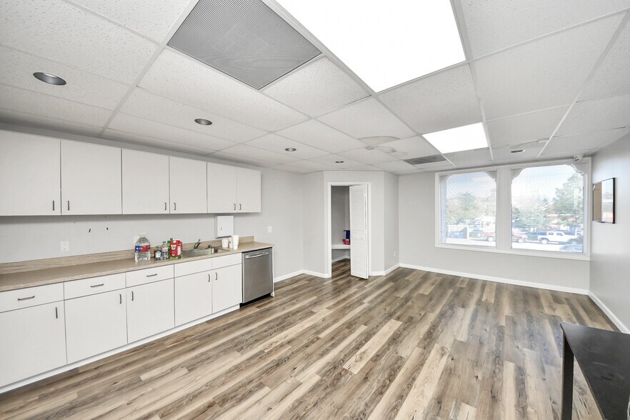 More Photos Of 926 N Wilcrest Dr, Houston Medical For Sale