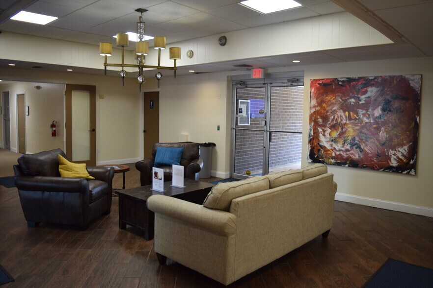 More Photos Of 811 Church Rd, Cherry Hill Office For Lease