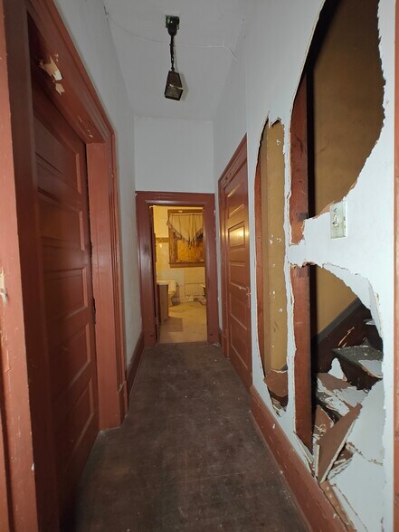More Photos Of 2020 N Main St, Jacksonville Specialty For Sale