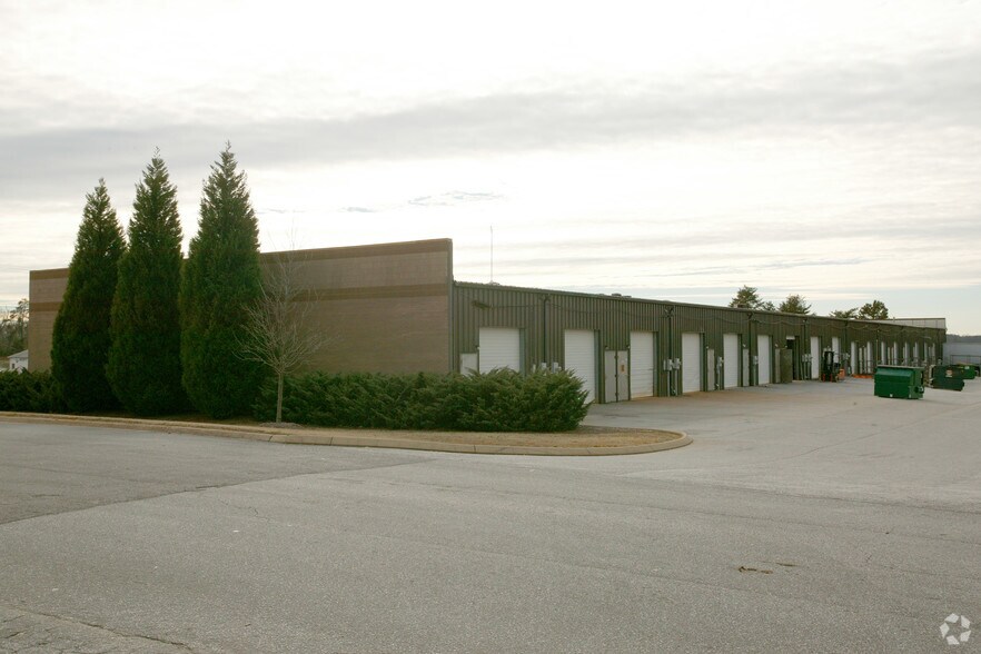 More Photos Of 1120 W Butler Rd, Greenville Light Manufacturing For Lease