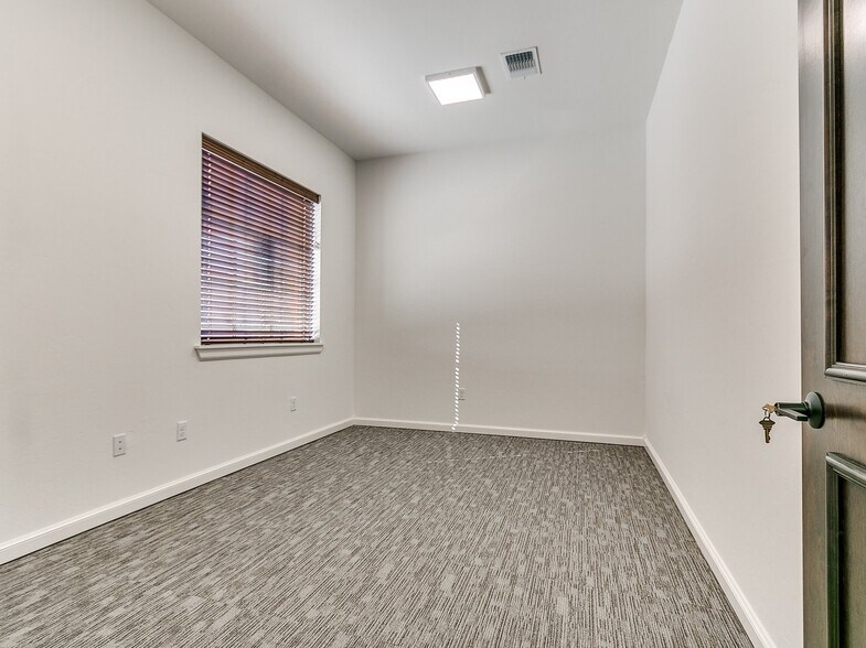 More Photos Of 13709 S Santa Fe Ave, Oklahoma City Office For Lease