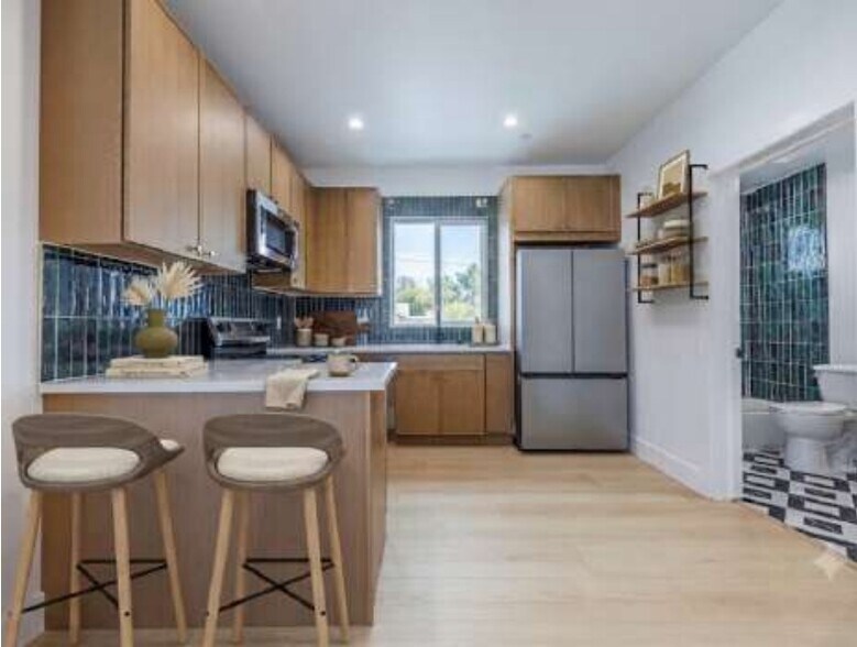 More Photos Of 2938 S Sycamore Ave, Los Angeles Apartments For Sale