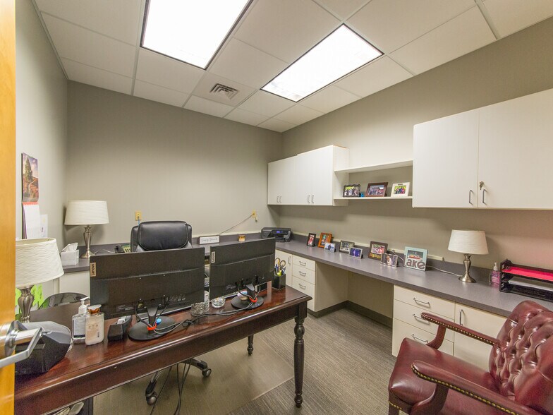 More Photos Of 900A Centrepark Dr, Asheville Medical For Sale
