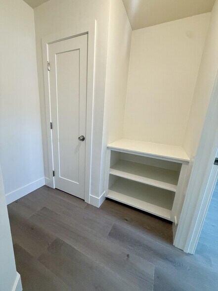 More Photos Of 1511 Pontius Ave, Los Angeles Loft Creative Space For Lease
