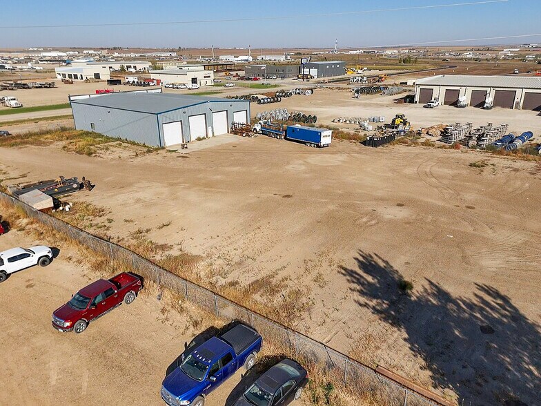 More Photos Of 5042 Jackson St, Williston Warehouse For Lease