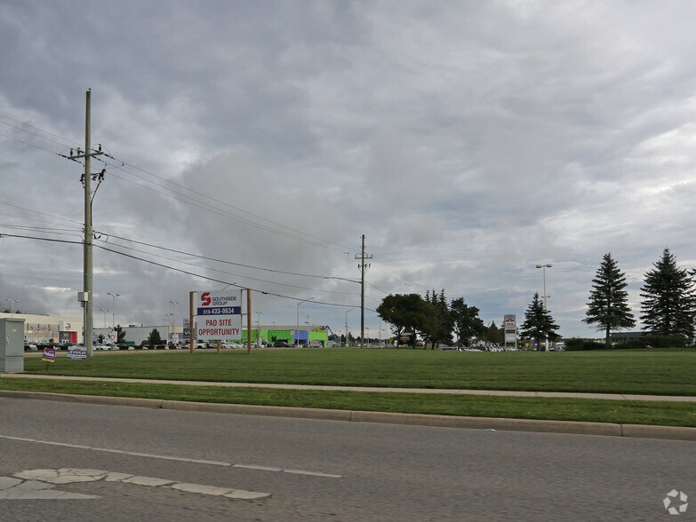 More Photos Of 1040 Wharncliffe Rd S, London Storefront For Lease