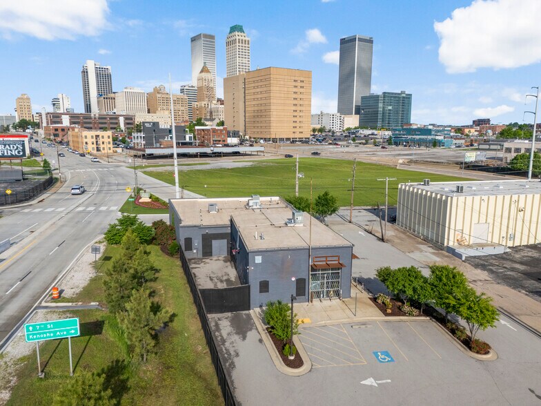 Primary Photo Of 621 S Kenosha Ave, Tulsa Auto Repair For Sale