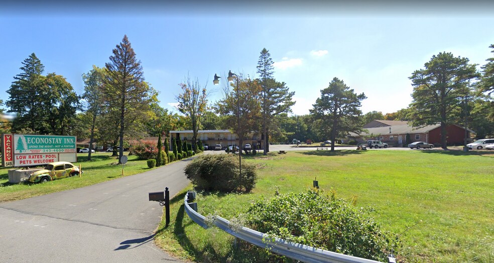 More Photos Of 6315 Paradise Valley Rd, Mount Pocono Hotel For Sale