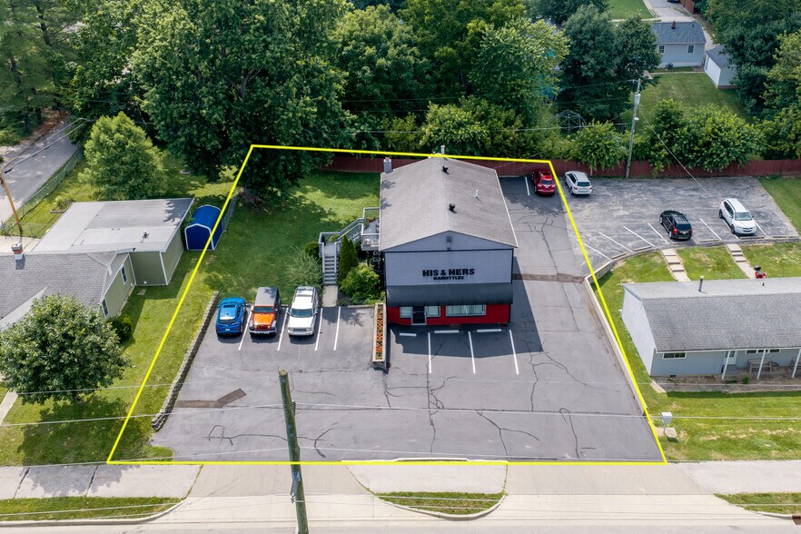 More Photos Of 2312 S Rogers St, Bloomington Freestanding For Sale
