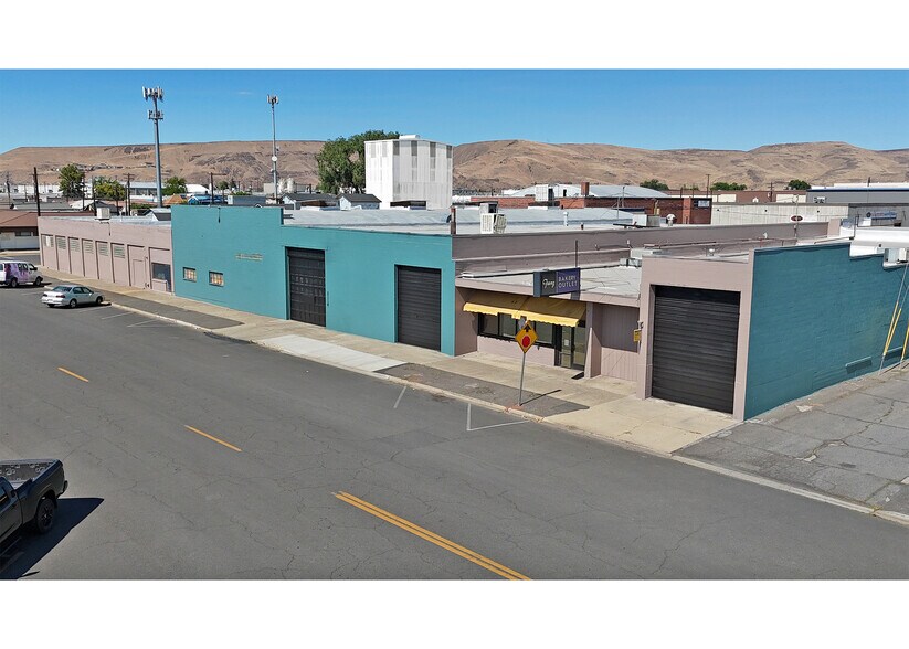 Primary Photo Of 31 N 4th Ave, Yakima Manufacturing For Sale
