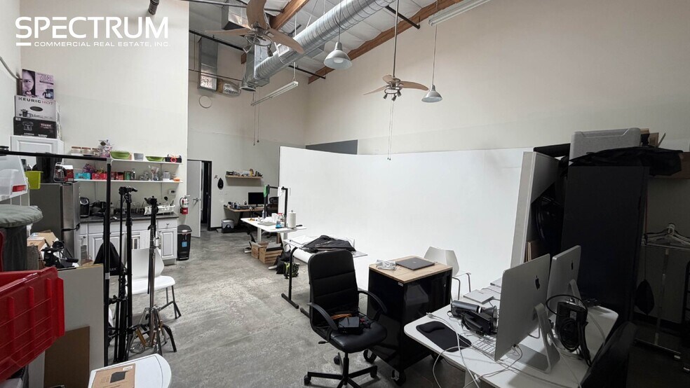 More Photos Of 26370 Diamond Pl, Santa Clarita Light Distribution For Lease