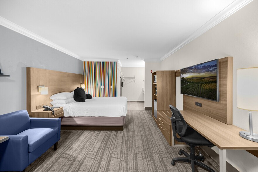 More Photos Of 28980 Old Town Front St, Temecula Hotel For Sale