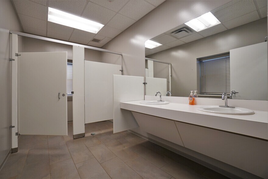 More Photos Of 248 Production Rd, Clinton Office Residential For Sale