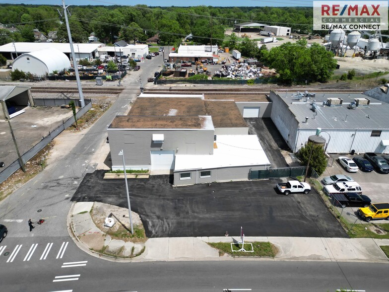 More Photos Of 2850 Cromwell Rd, Norfolk Warehouse For Sale