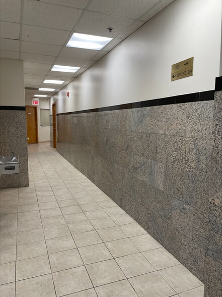 More Photos Of 239 New Rd, Parsippany Office For Lease