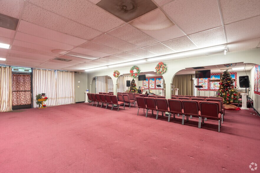 More Photos Of 1624-1642 Puente Ave, Baldwin Park Unknown For Lease