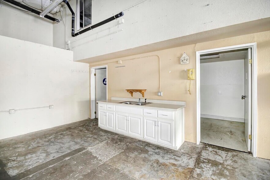 More Photos Of 2265 Sunrise Blvd, Gold River Auto Repair For Lease