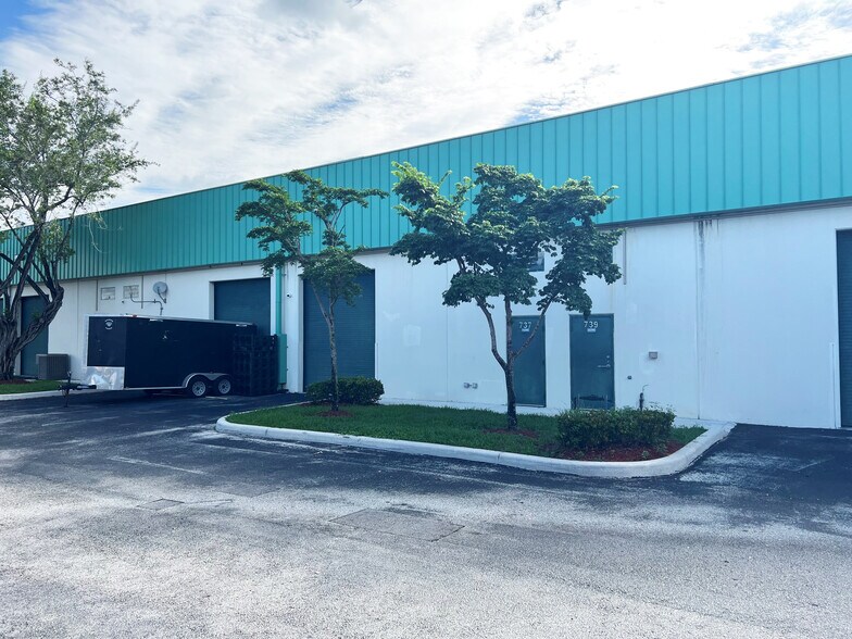 More Photos Of 731-745 Shotgun Rd, Sunrise Light Distribution For Sale