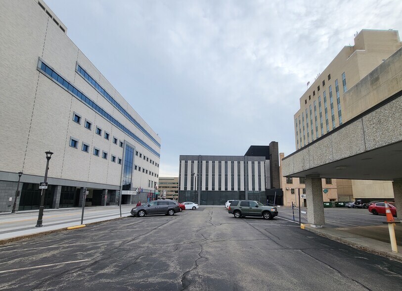 More Photos Of 200 W College Ave, Appleton Office For Sale