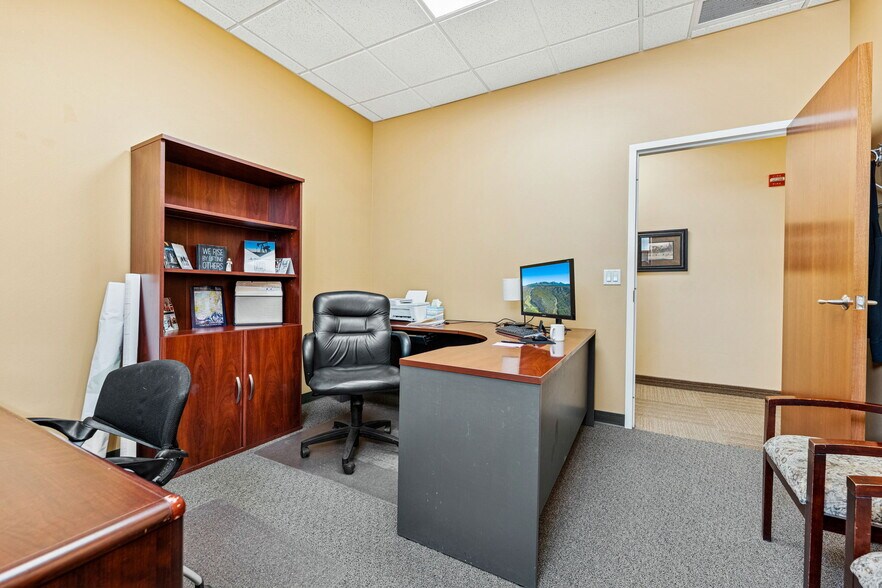 More Photos Of 1910 Main Ave, Durango Office For Sale