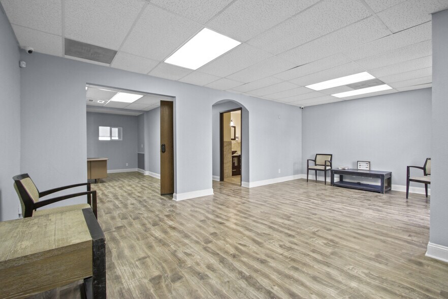 More Photos Of 1240 N Jefferson St, Anaheim Warehouse For Sale