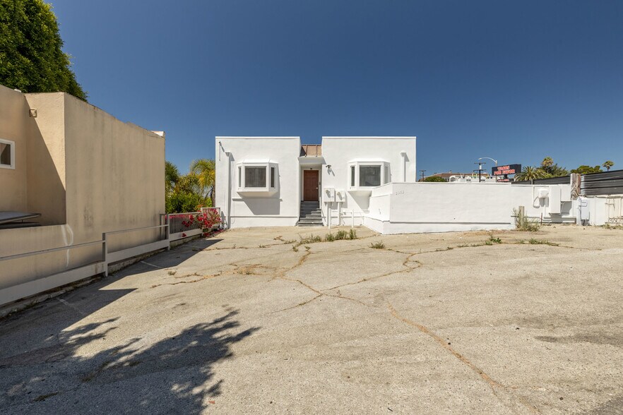 More Photos Of 2951-2953 Lincoln Blvd, Santa Monica Loft Creative Space For Sale