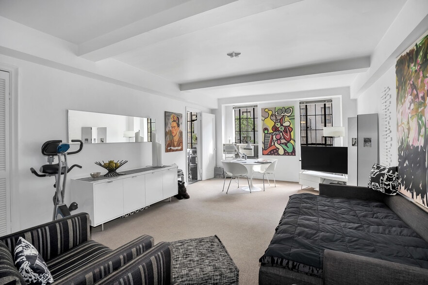 More Photos Of 332-350 W 57th St, New York Apartments For Sale