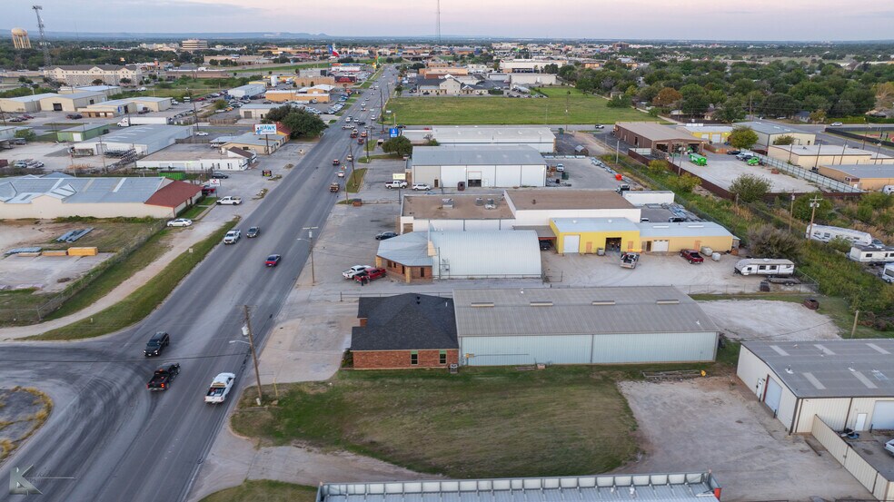 More Photos Of 2150 Industrial Blvd, Abilene Office For Sale