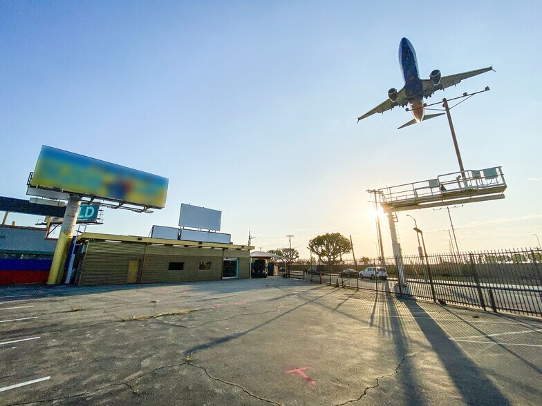 More Photos Of 9216 Sepulveda blvd, Los Angeles General Retail For Sale