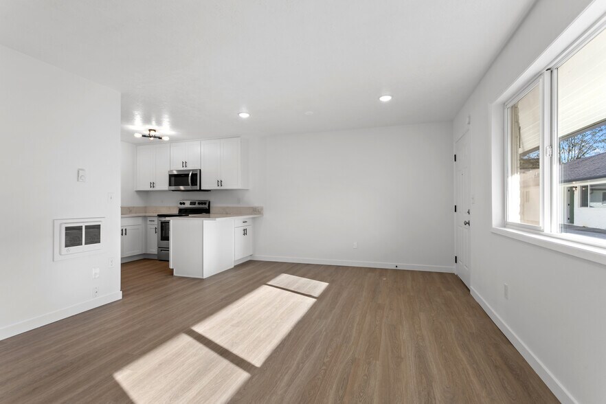 More Photos Of 1904 SE 80th Ave, Portland Apartments For Sale