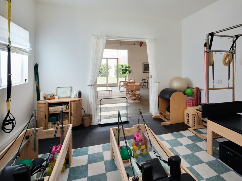 More Photos Of 112 Arena St, El Segundo Office For Sale