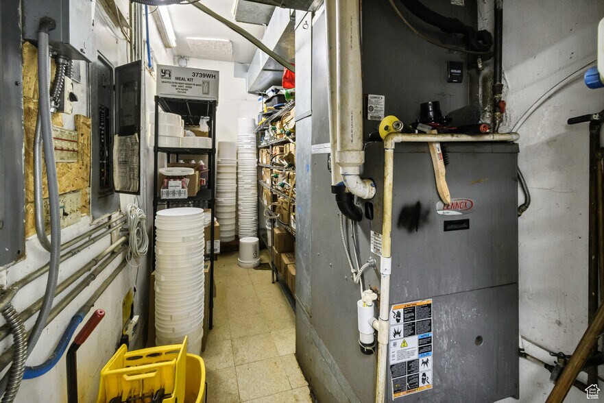 More Photos Of 1535 S State St, Salina Specialty For Sale