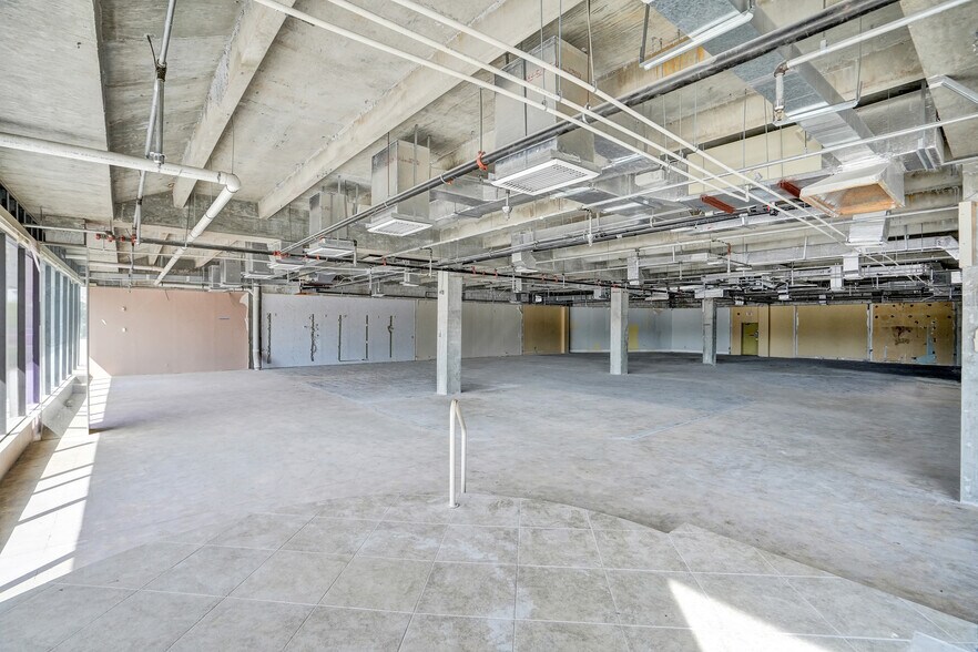 More Photos Of 4690 S University Dr, Davie Freestanding For Lease