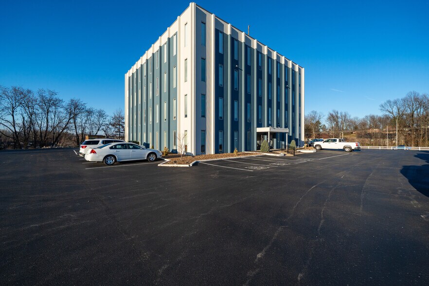 More Photos Of 3520 New Hartford Rd, Owensboro Office For Sale