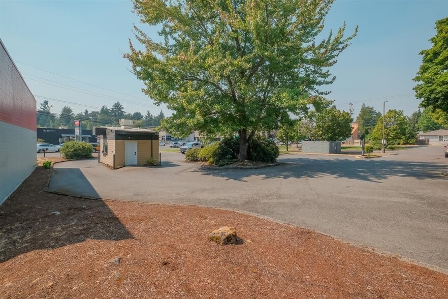More Photos Of 3912 Commercial St SE, Salem Land For Sale
