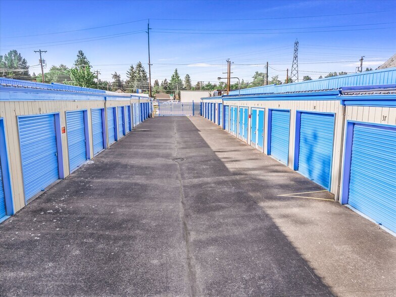 More Photos Of 5803 SE Johnson Creek Blvd, Portland Self Storage For Sale
