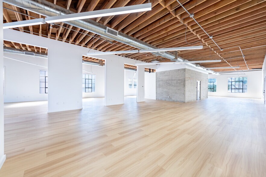 More Photos Of 5556 W Washington Blvd, Los Angeles Loft Creative Space For Lease
