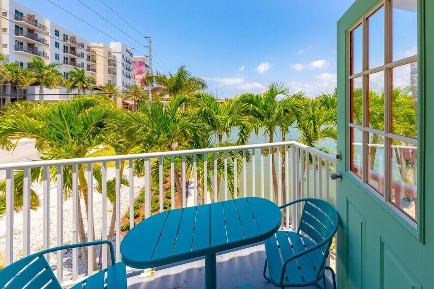 More Photos Of 333 Hamden Dr, Clearwater Beach Hotel For Sale