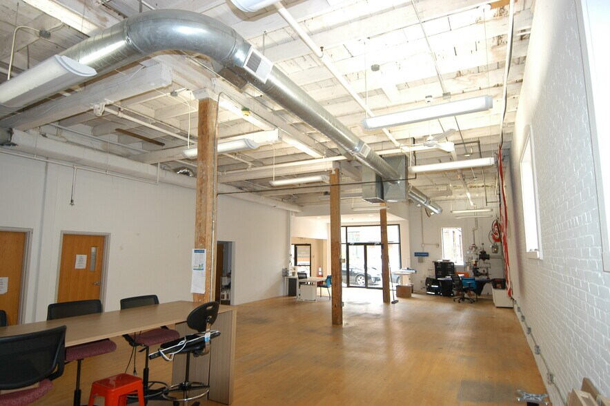 More Photos Of 84 Hamilton St, Cambridge Office For Lease